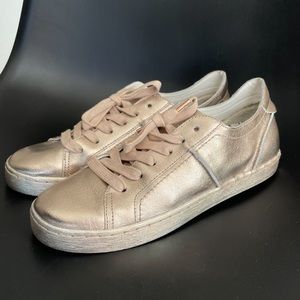Dolce Vita Sneaker Golden Zalen Metallic Size 8